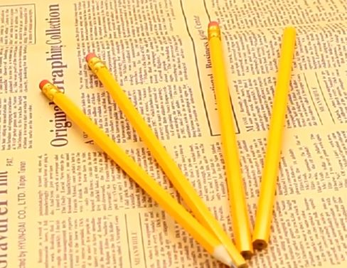 What is the difference between HB and 2B pencils?