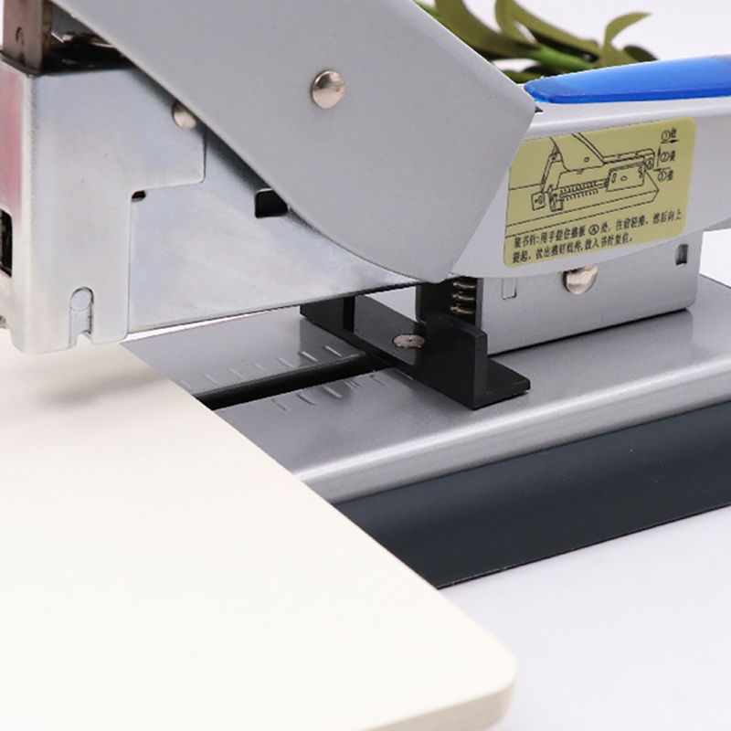EAGLE Agrafeuse de bureau de haute qualité pour une reliure efficace du papier 9538