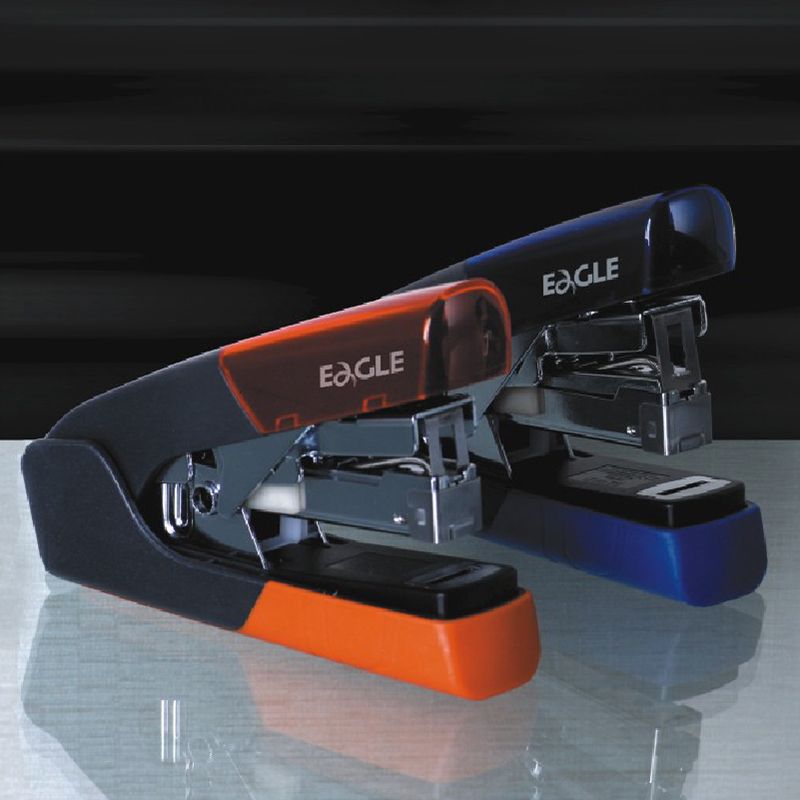 Agrafeuse de bureau de taille moyenne de style classique EAGLE, fournitures de bureau pour reliure de documents Rose S5160B